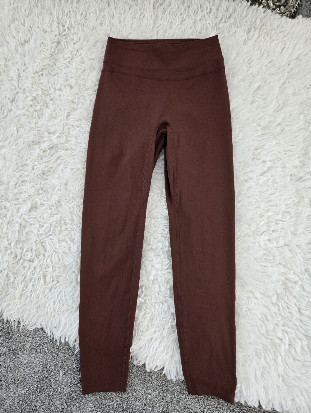 Tom Tiger high-waisted ruched booty leggings. Color: Coffee. Size small.